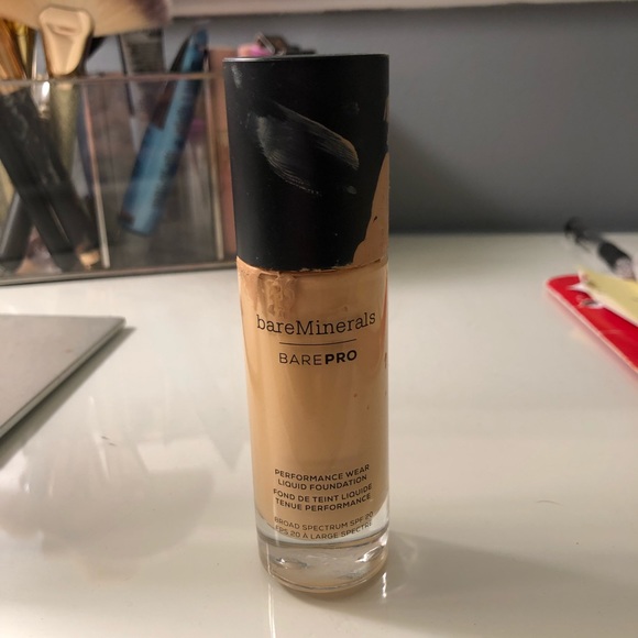 Bare minerals foundation - Picture 2 of 3